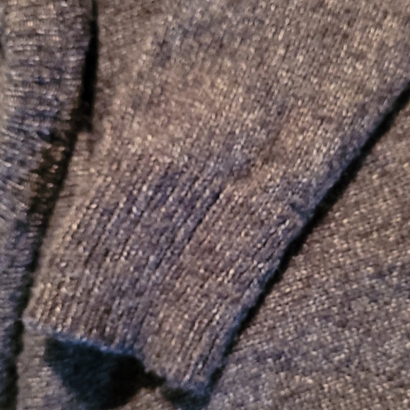 A&F sweater - Picture 4 of 5